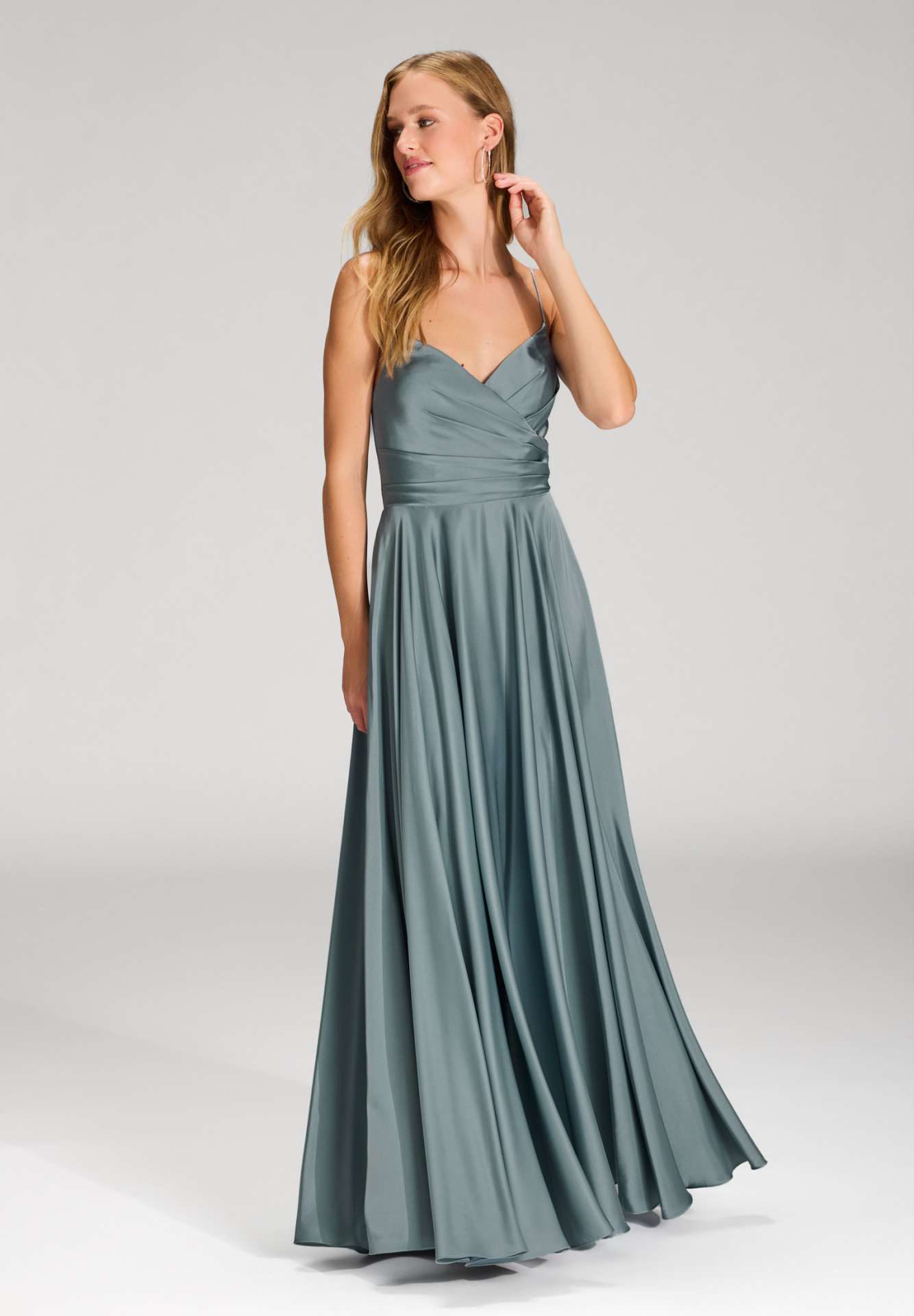 Satinkleid mit Schnürung am Rücken