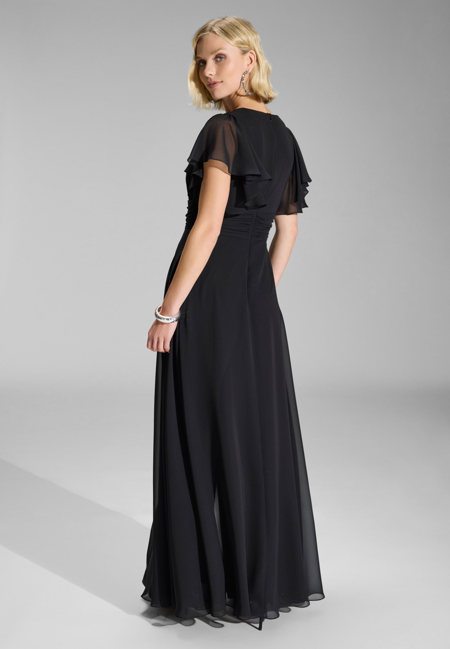 Chiffon Jumpsuit mit Überrock und Volantärmeln