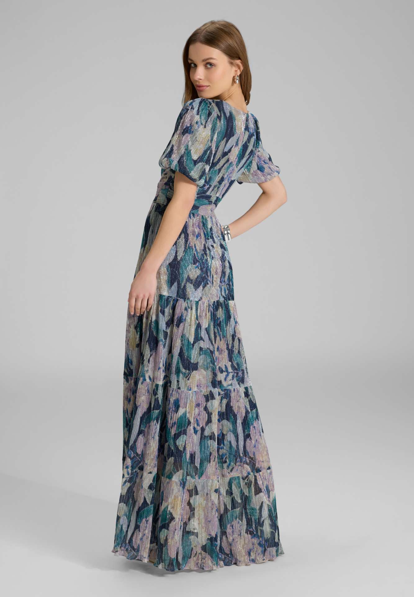 Abendkleid mit Puffärmeln aus bedrucktem Plissee Jersey