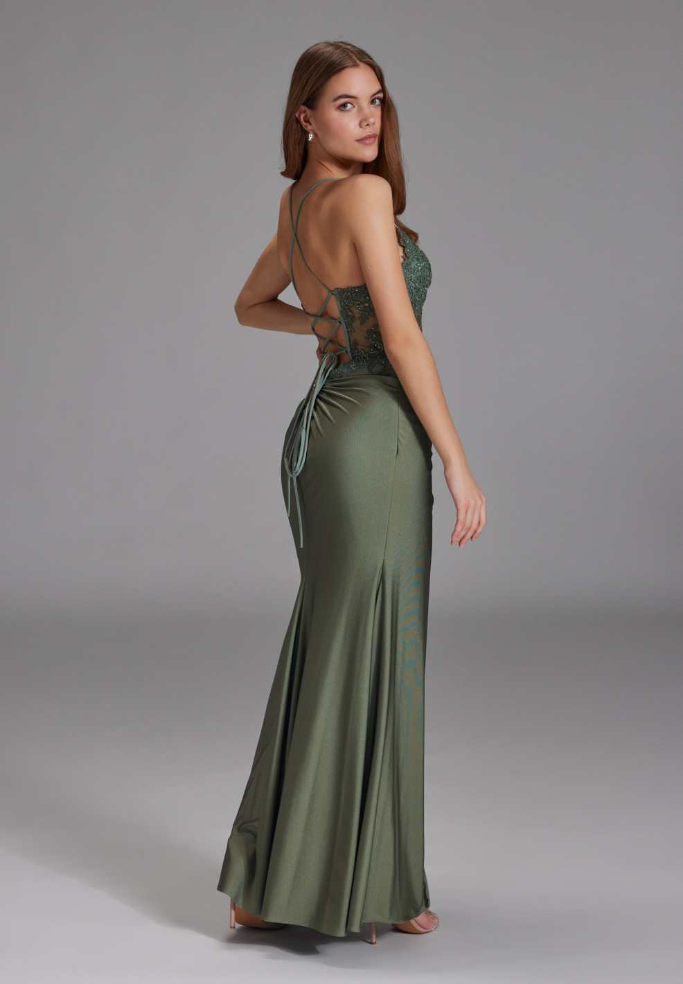 Bodycon Kleid mit Spitzenstickerei und Beinschlitz