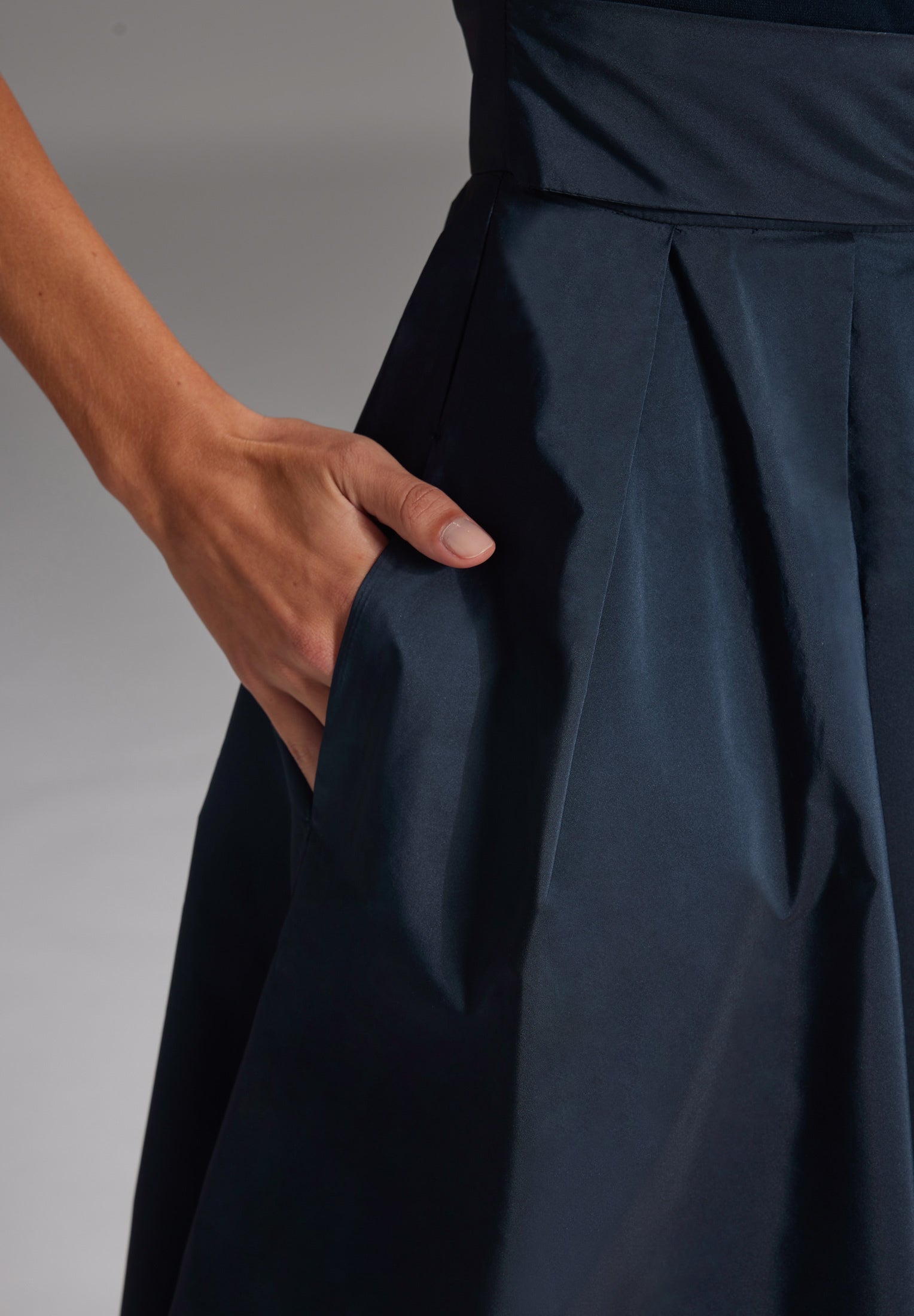 Cocktailkleid aus Microtaft