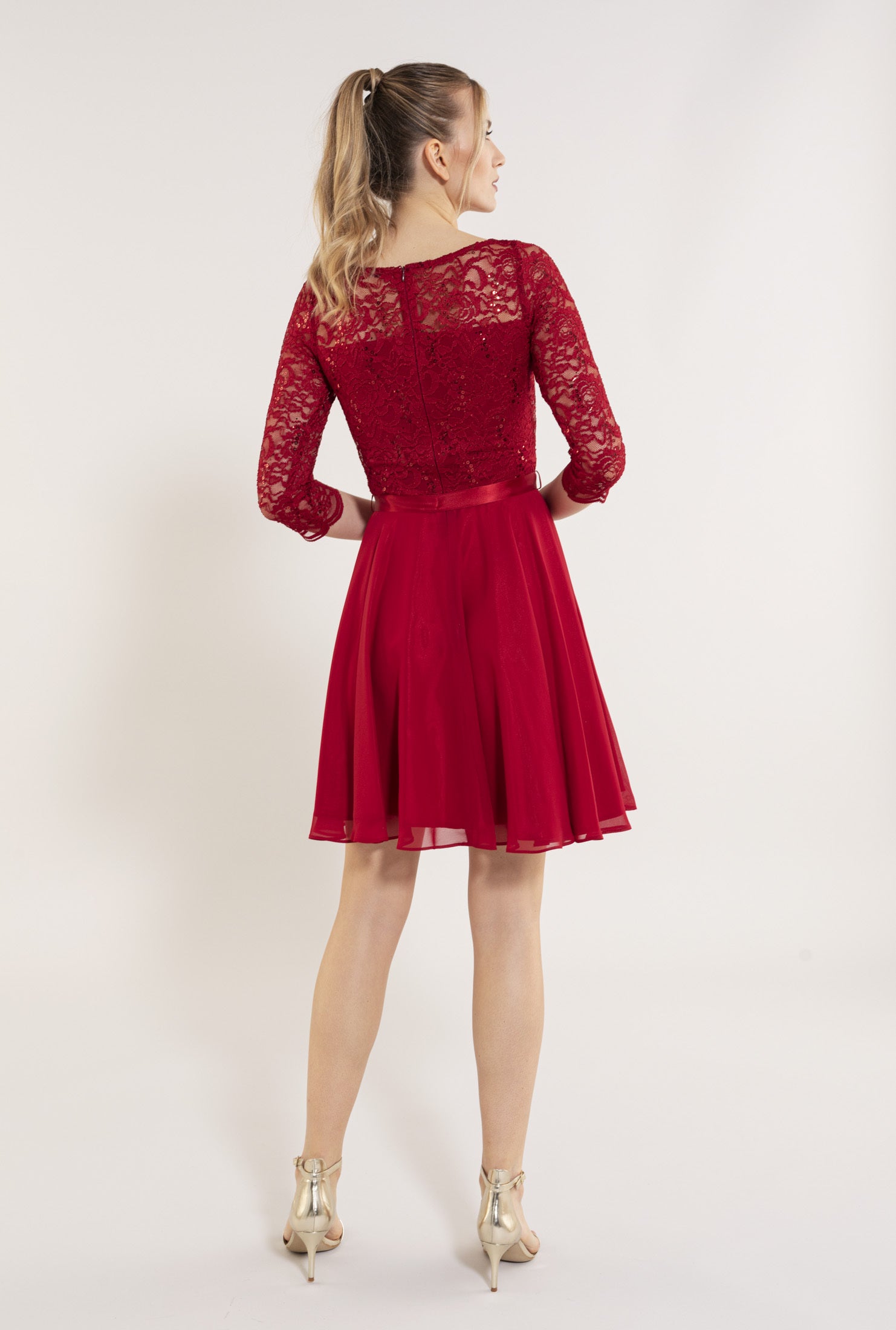 Cocktailkleid aus Paillettenspitze mit Chiffonrock