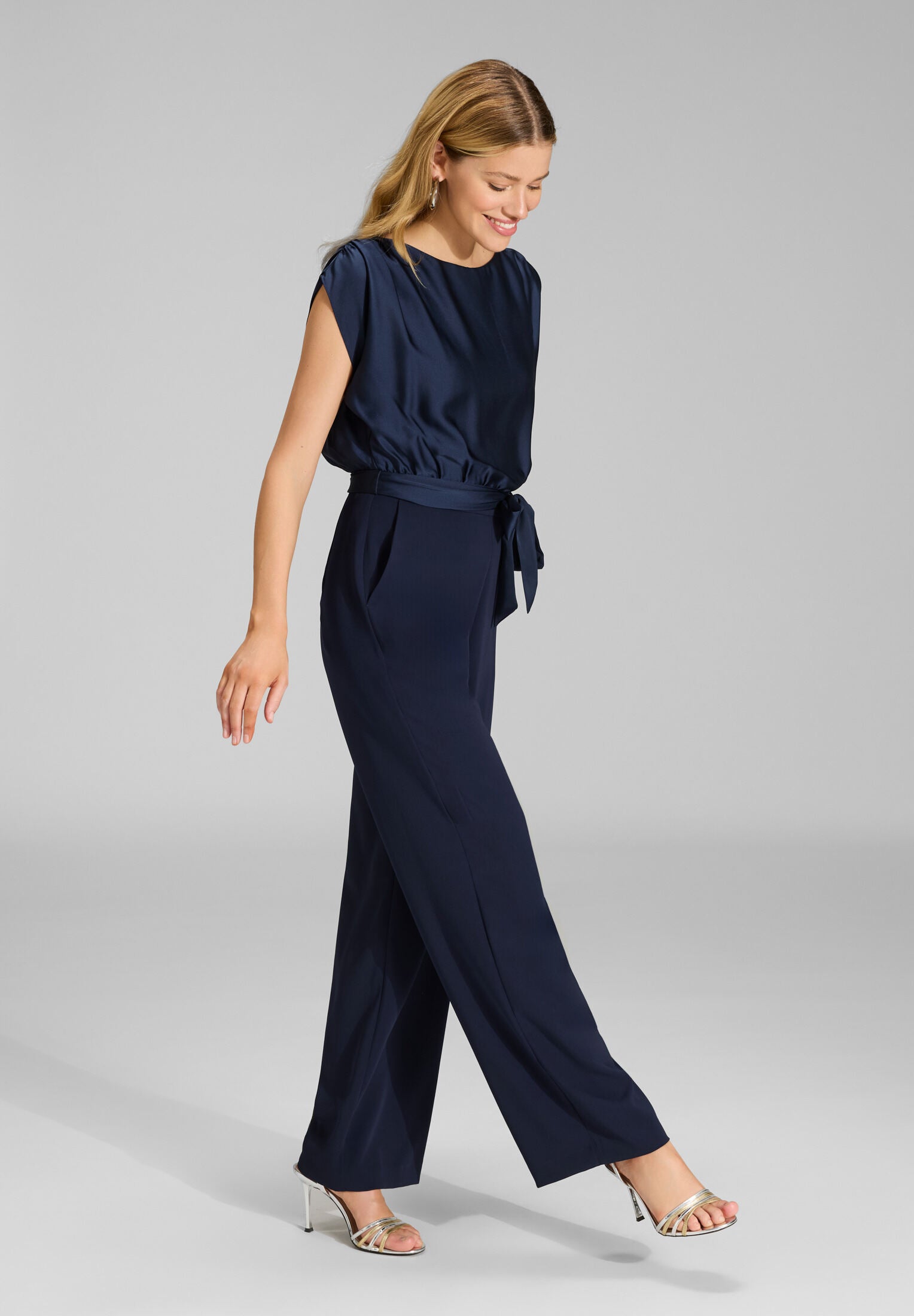 Jumpsuit aus Material-Mix