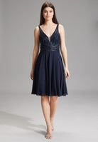 Cocktailkleid mit tonaler Stickerei navy