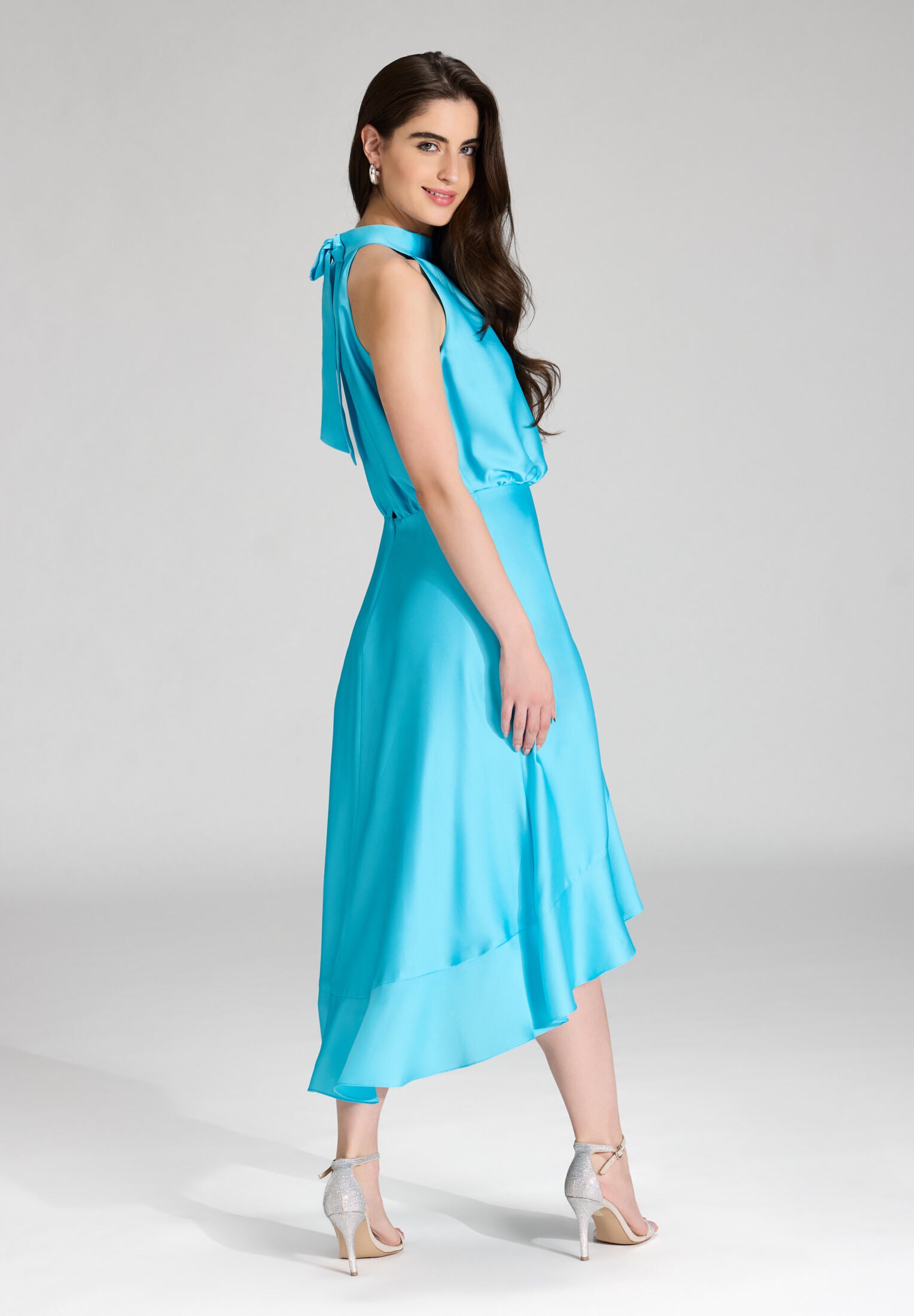 Cocktailkleid aus Satin mit Volant