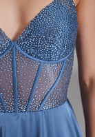 Abendkleid mit Corsagentop und feinen Ziersteinen