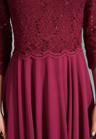 Midi Kleid mit paillettenbesetztem Spitzenoberteil