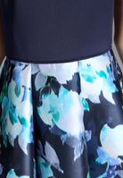 Cocktailkleid mit Rock aus bedrucktem Twill