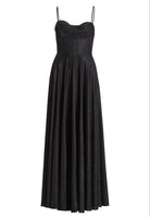 Schimmerndes Abendkleid mit Drapierung