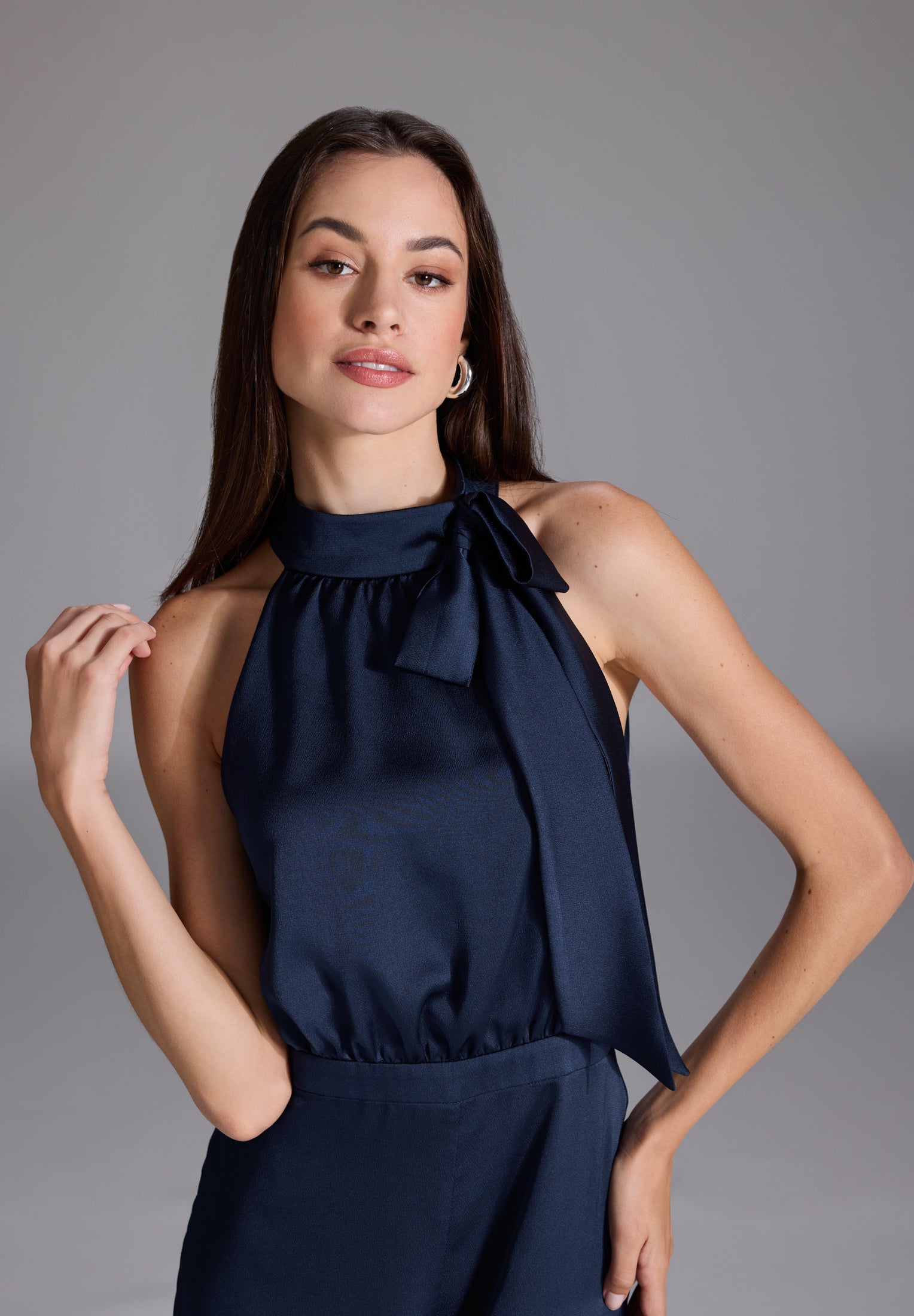 Ärmelloser Jumpsuit mit Schluppe