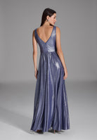 Abendkleid aus foliertem Jersey mit Beinschlitz