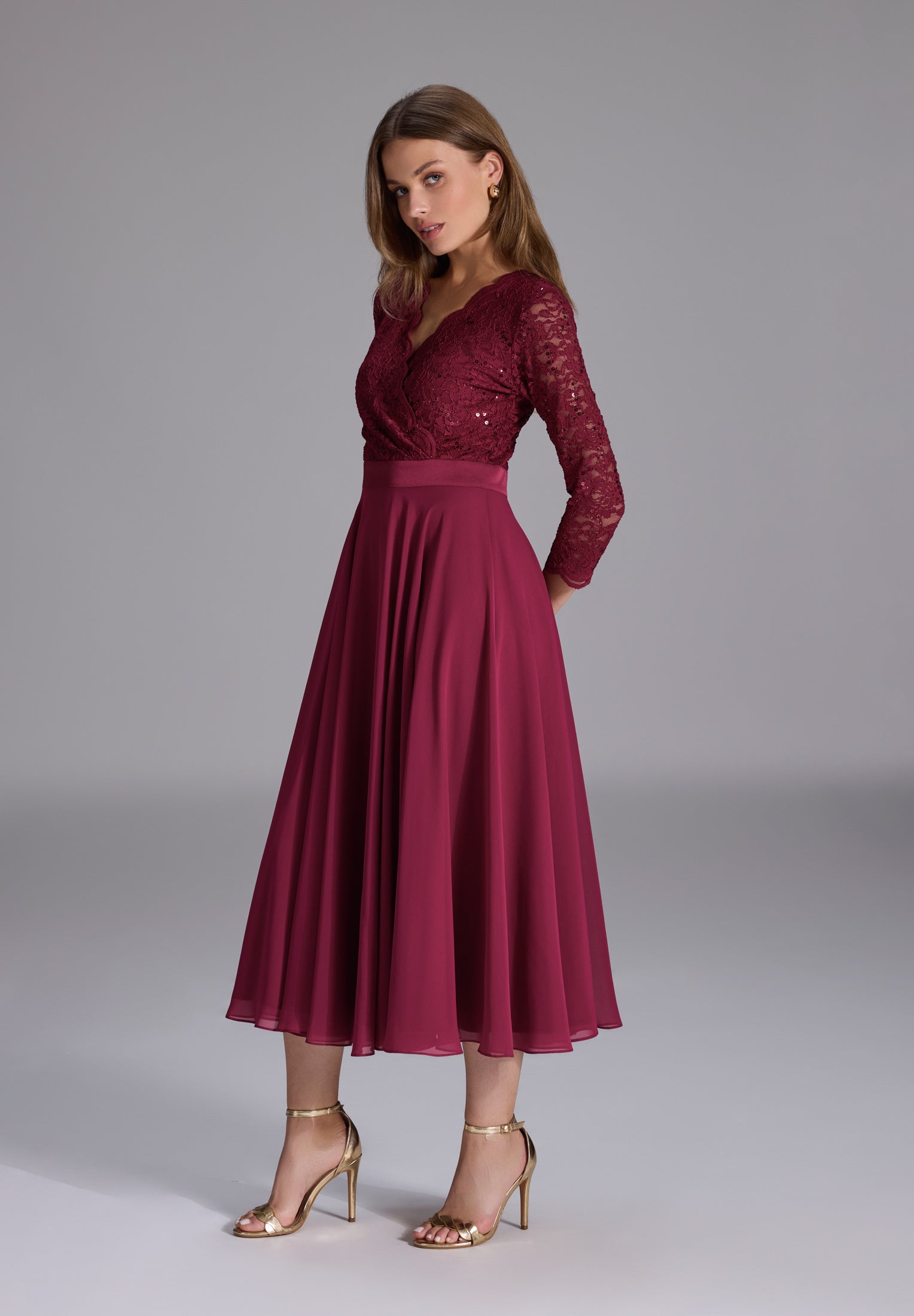 Cocktailkleid aus Material-Mix