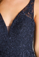 Chiffonkleid mit Spitzenstickerei