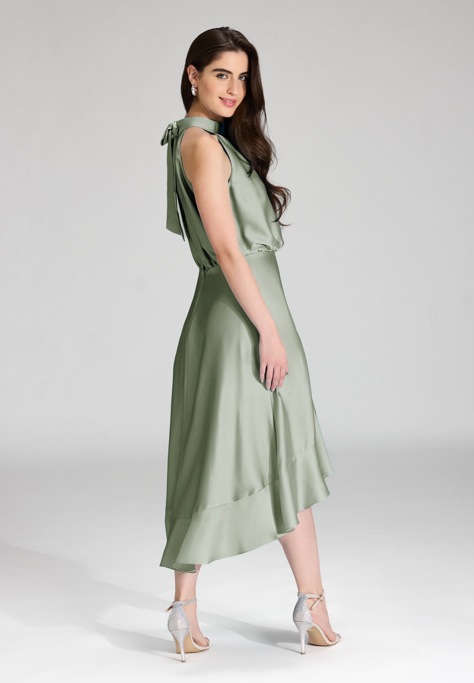 Cocktailkleid aus Satin mit Volant