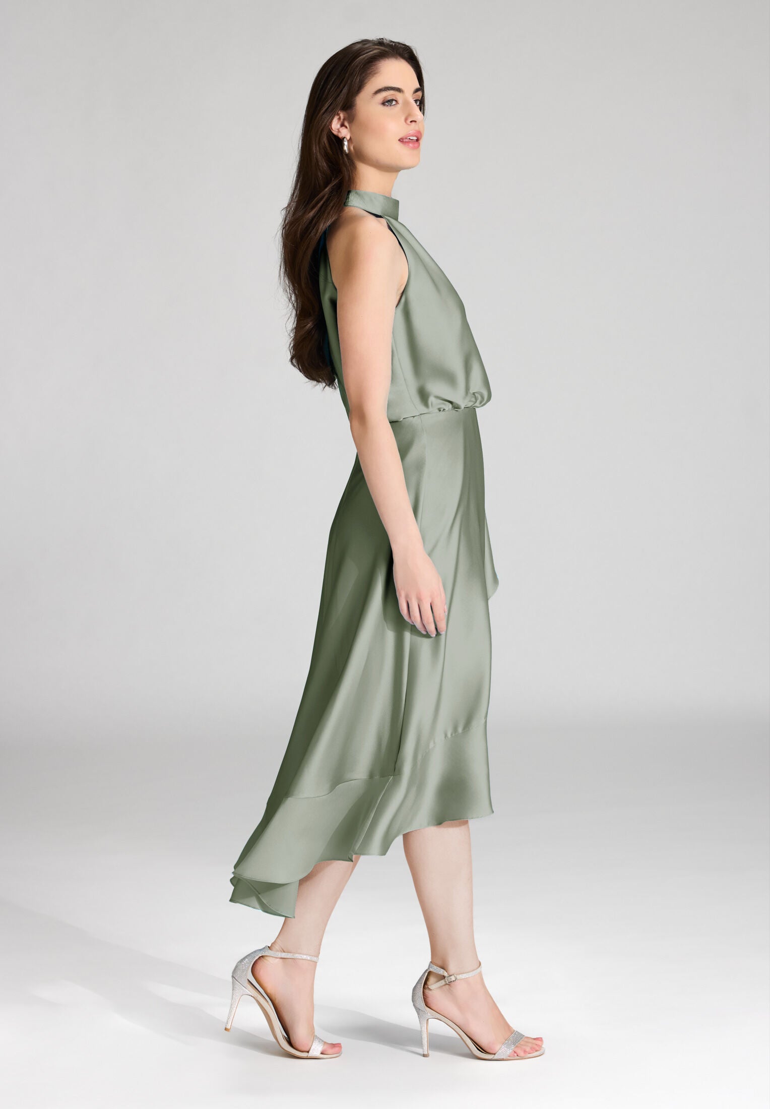 Cocktailkleid aus Satin mit Volant