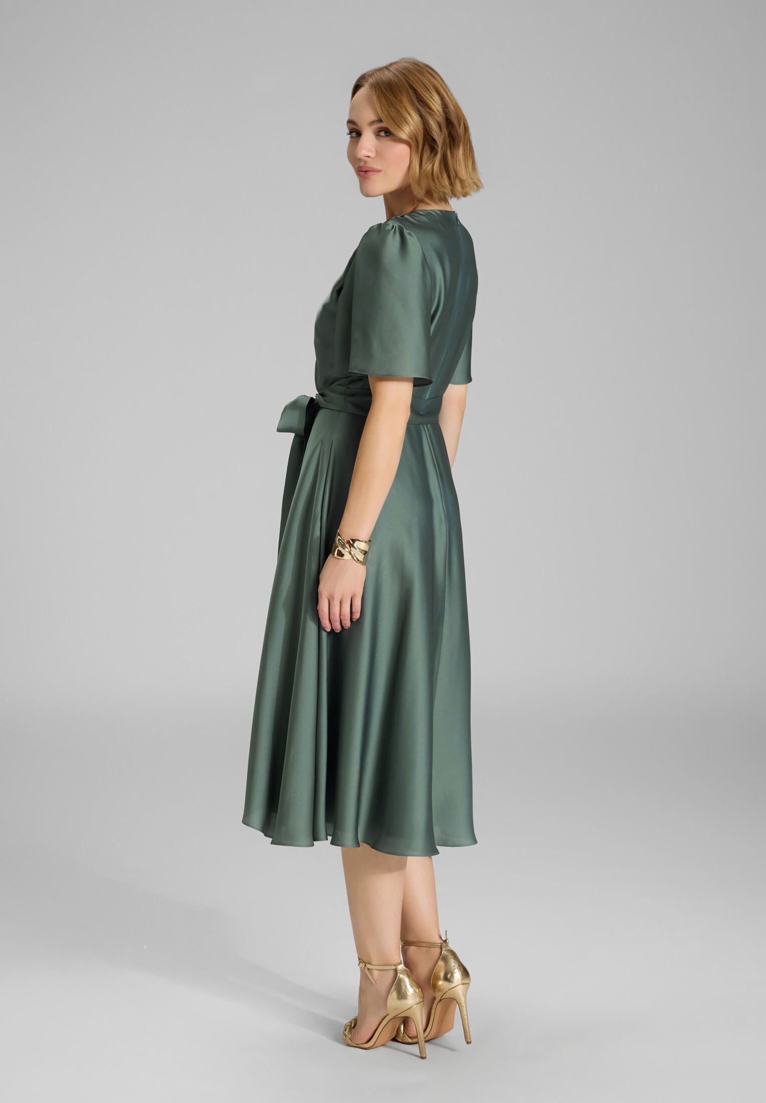 Cocktailkleid aus Satin in Wickel Optik