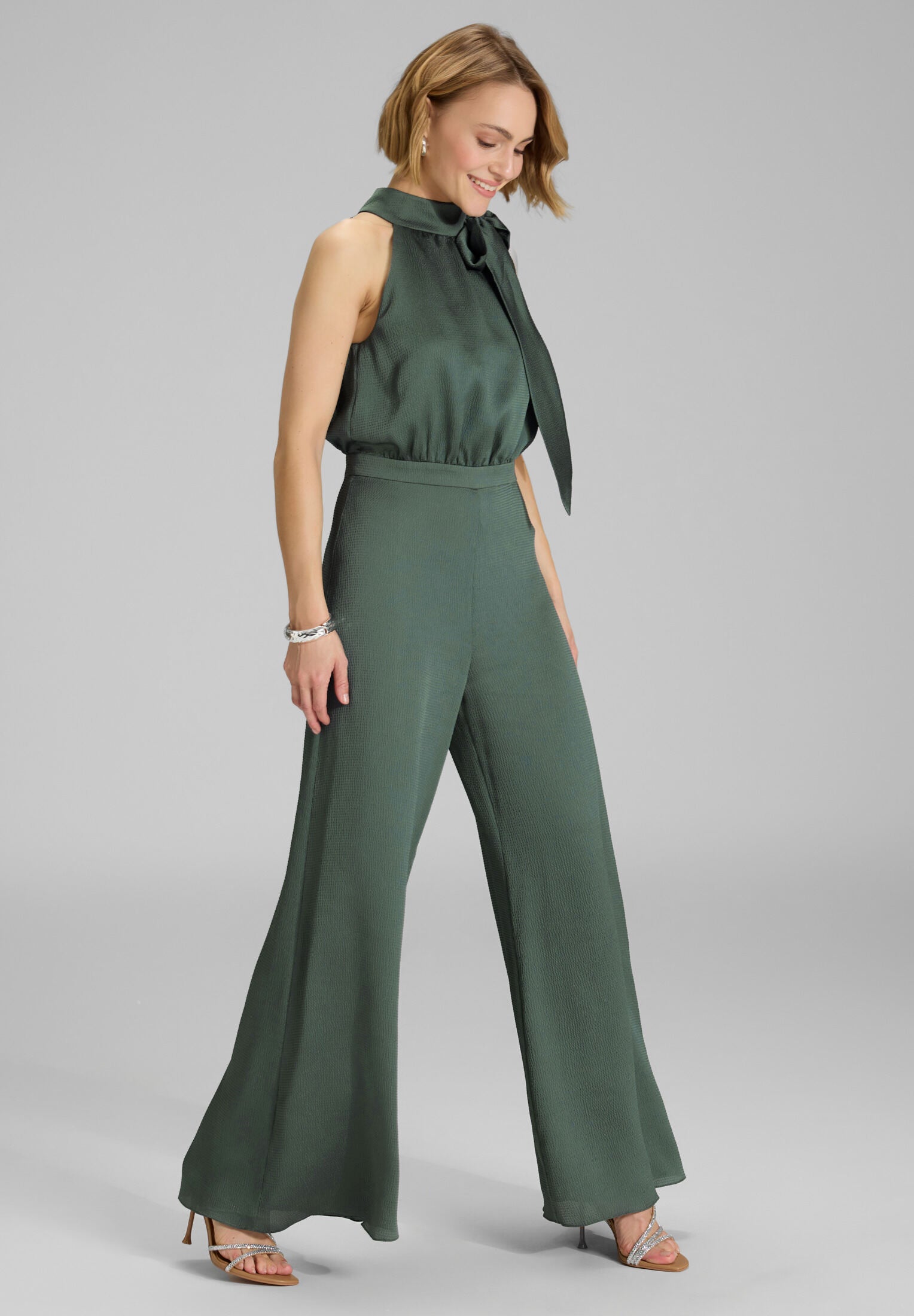 Jumpsuit mit Schluppe aus Satin deep slate