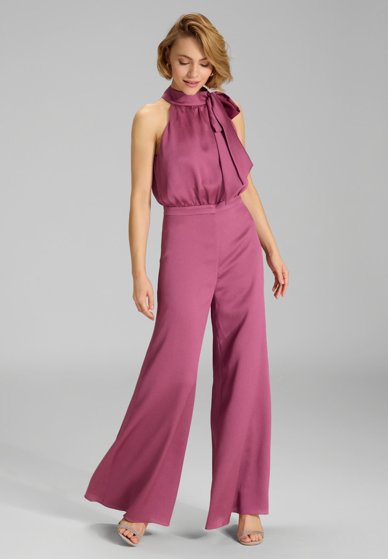 Jumpsuit mit Schluppe aus Satin raspberry pink