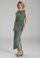 Abendkleid aus Crepe Jersey mit Drapierung und Zierschnalle deep slate