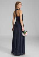 Abendkleid aus Mesh und Spitze mit verschiedenen Bindemöglichkeiten