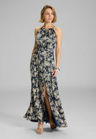 Maxikleid aus floral bedrucktem Satin mit Zierträger