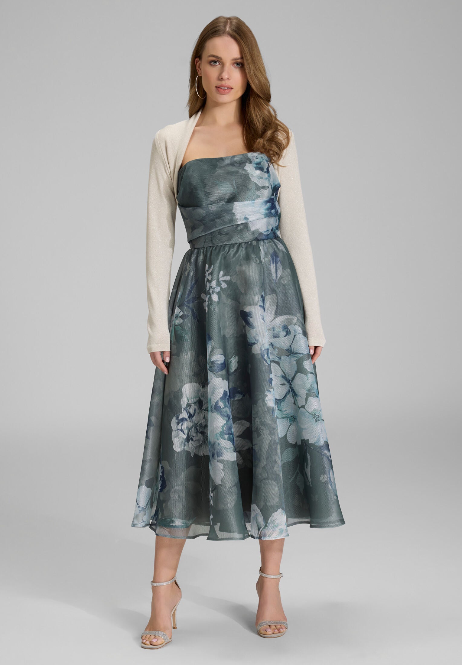 Kurzer Bolero mit Glitzergarn golden beige