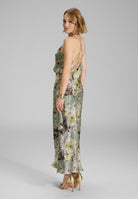 Langes Slip Dress mit Volants aus nachhaltigem bedruckten Satin