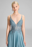 Chiffonkleid mit Stickerei