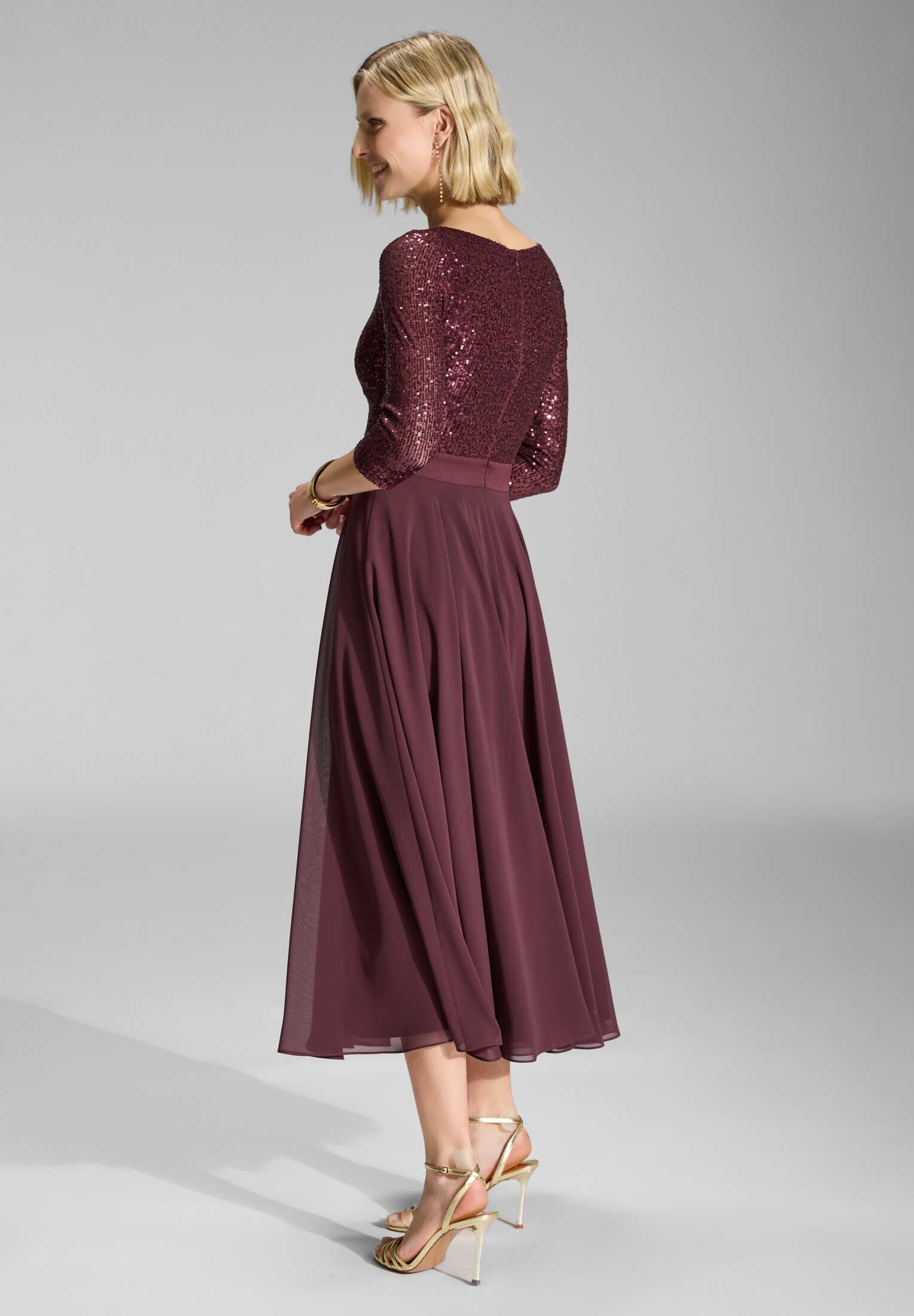 Cocktailkleid in Midi Länge mit Top aus elastischer Paillette und Tellerrock in Chiffon
