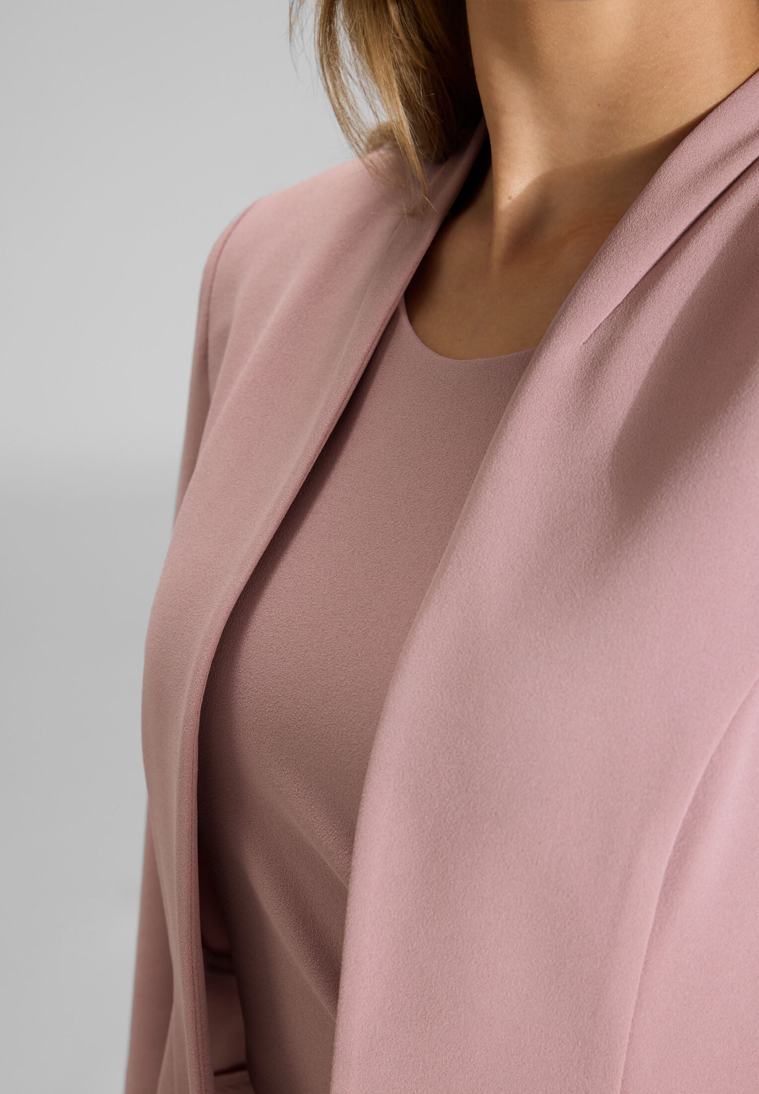 Taillierte Jacke aus Jersey Crêpe