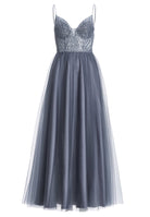 Ausgestelltes Tüllkleid mit tonaler Stickerei