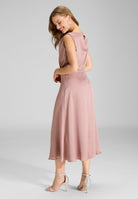 Cocktailkleid aus Satin mit Wasserfall Ausschnitt