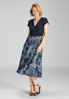 Midi Kleid mit Rock aus bedrucktem Ottoman navy | multi