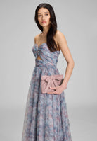 Abendtasche mit Schleifenapplikation