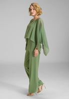 Jumpsuit mit Chiffon Cape