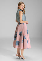 Ärmelloses Top aus nachhaltigem Satin mit Drapierung am Kragen